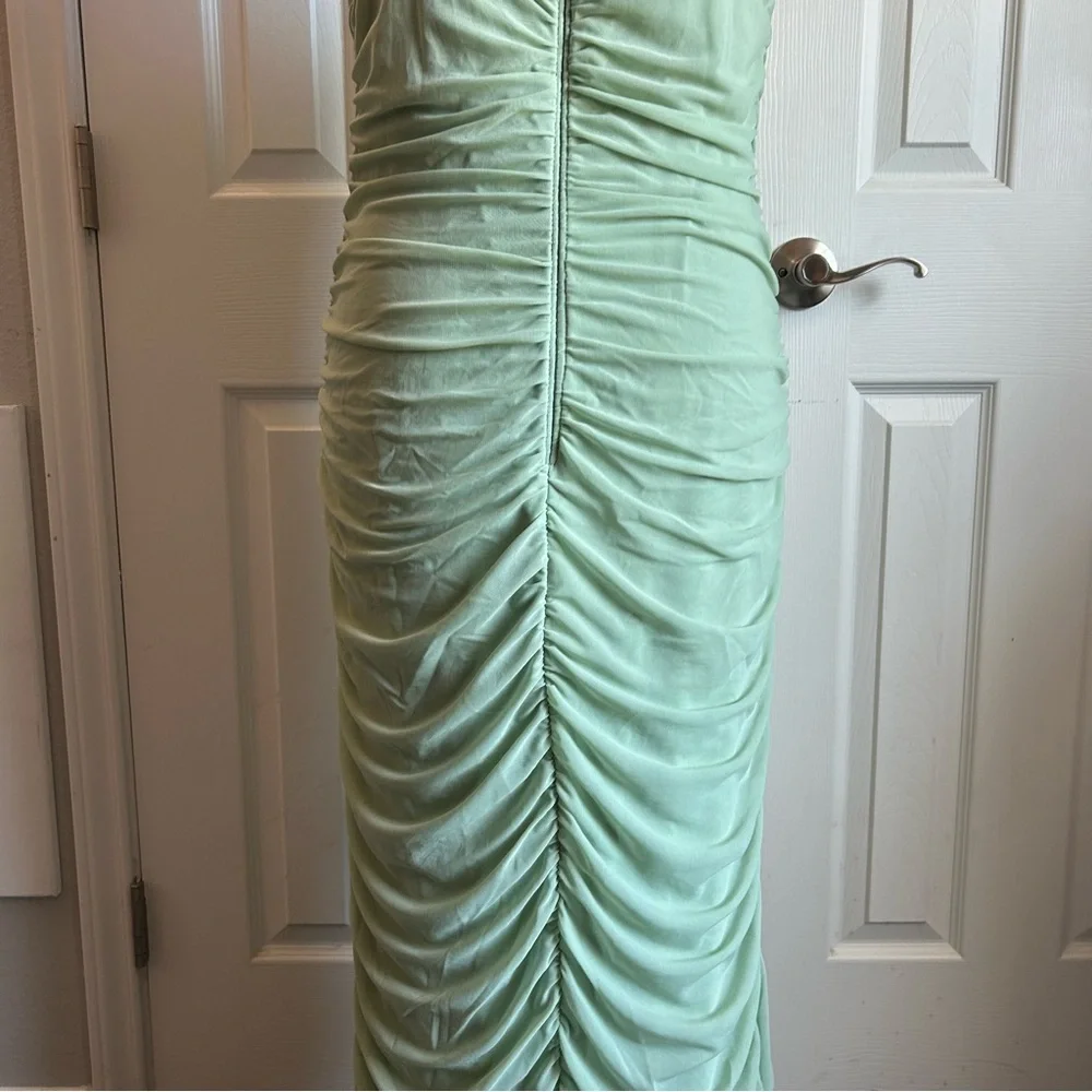 soft green boatneck mesh ruched bodycon mermaid sleeveless dress - Picture 6 of 8